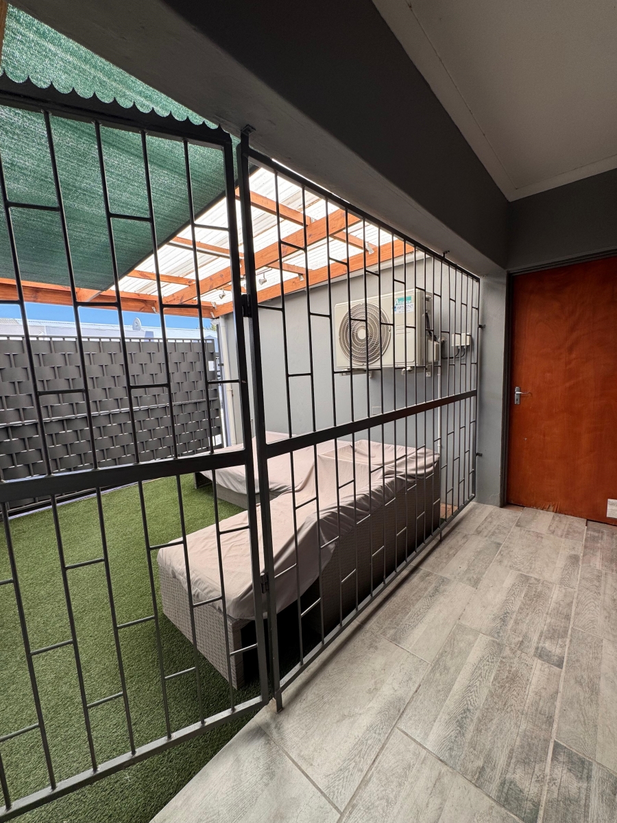 2 Bedroom Property for Sale in Strand South Western Cape